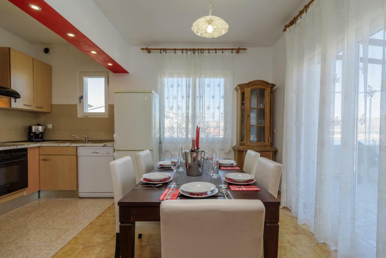 Apartment "Duma" โตรกีร์ ภายนอก รูปภาพ