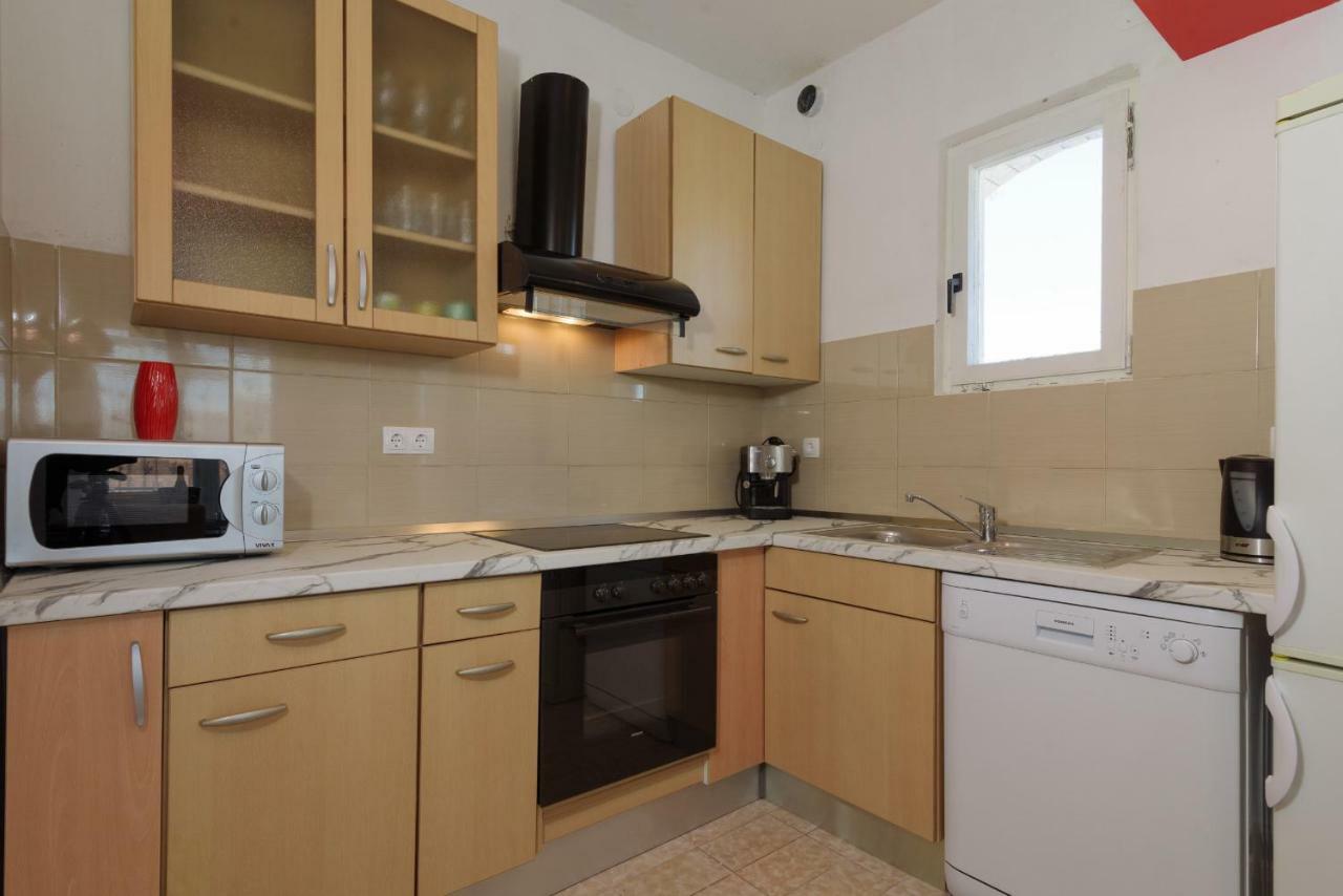 Apartment "Duma" โตรกีร์ ภายนอก รูปภาพ